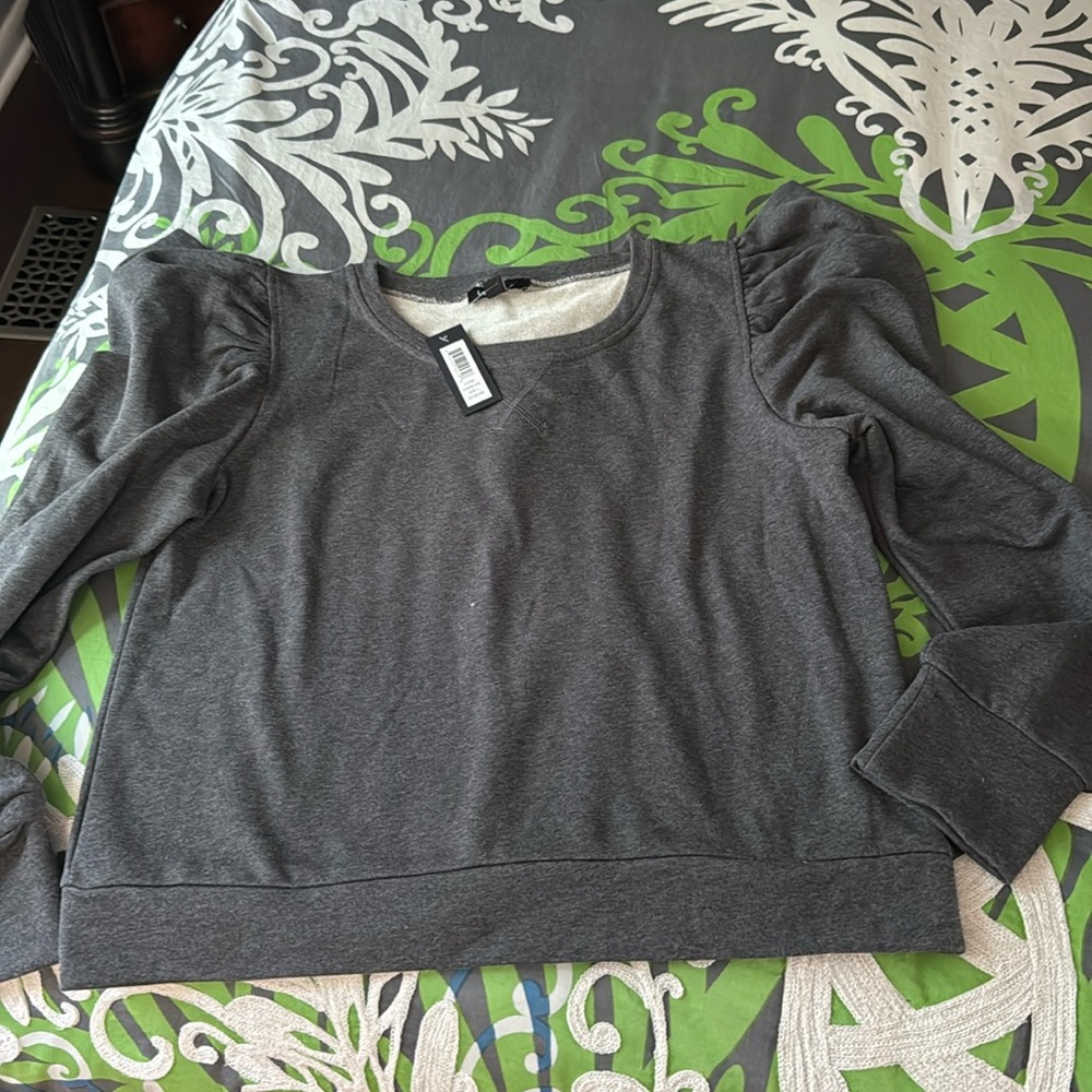 Nwt adorable gray puff sleeve sweatshirt